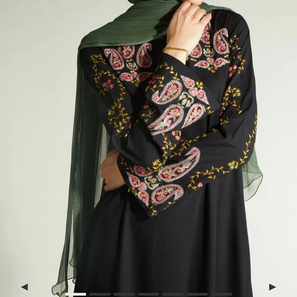 Black with pink and green ABAYA NEW with no tag - Picture 5 of 7